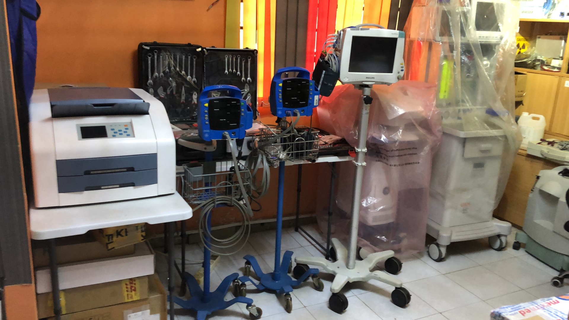Patient monitors and diagnostic equipment refurbished for African hospitals